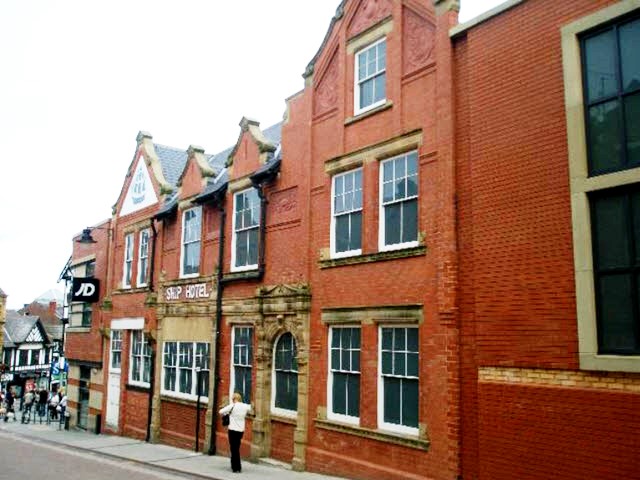 Ship Hotel 